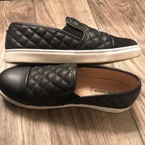 STEVE MADDEN Black Slip On Sneaker